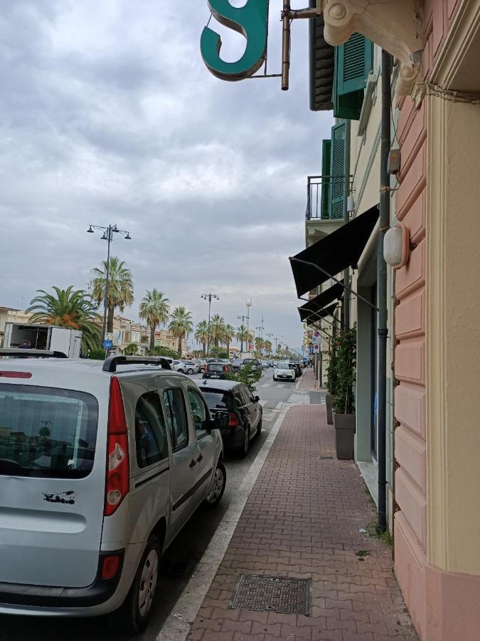 Hotel Liberty Viareggio Exterior photo