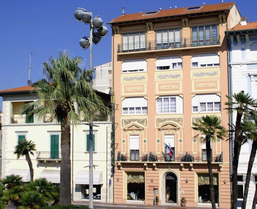 Hotel Liberty Viareggio Exterior photo